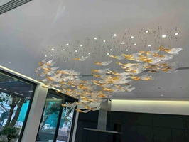 Đèn thông tầng dimmer lá xoài cao cấp 025PL4 gồm 45 đèn COB cao cấp, 450 lá xoài cao cấp, mâm chữ nhật inox gương trắng KT(mm): L4700 x W1200 x H4000