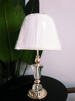 Đèn bàn BA046, thân pha lê + chao vải kem, KT(mm): D330 x H555. Mã thùng M5