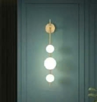 Đèn tường 542TU, thân 3 cầu thủy tinh đục.