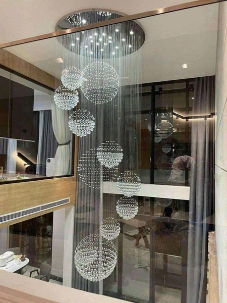 Đèn chùm pha lê thả thông minh PL008, Inox gương trắng, pha lê cầu xoắn ốc, KT(mm): D1000 x H3000