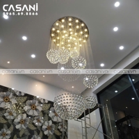 Đèn chùm pha lê thả thông minh 008PL, mâm inox gương vàng, pha lê cầu xoắn ốc, KT(mm): D1000 x H3000
