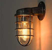 Đèn tường HD083_TU, chất liệu: kim loại sơn giả đồng + chao thủy tinh, IP20, đui đèn: E27x 01 đui, KT(mm): L200 x W100 x H250