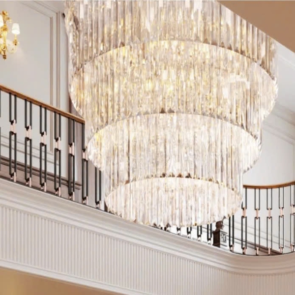 Đèn thông tầng 4 tầng thanh pha lê tam giác 80cm  tầng trong cùng kín thanh pha lê tam giác gồm:  Mâm inox gương 8K  trắng gương , Thanh pha lê tam giác  : 900 Cái, Đèn dimmer 3 màu có đk xa: 46 Cái. KT(mm): 1500*2800