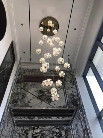 Bộ đèn chùm thông tầng TH540, mâm inox gương vàng, gồm 69 quả thả tự do tích hợp led, mâm hình tròn KT(mm): D1200xH4500