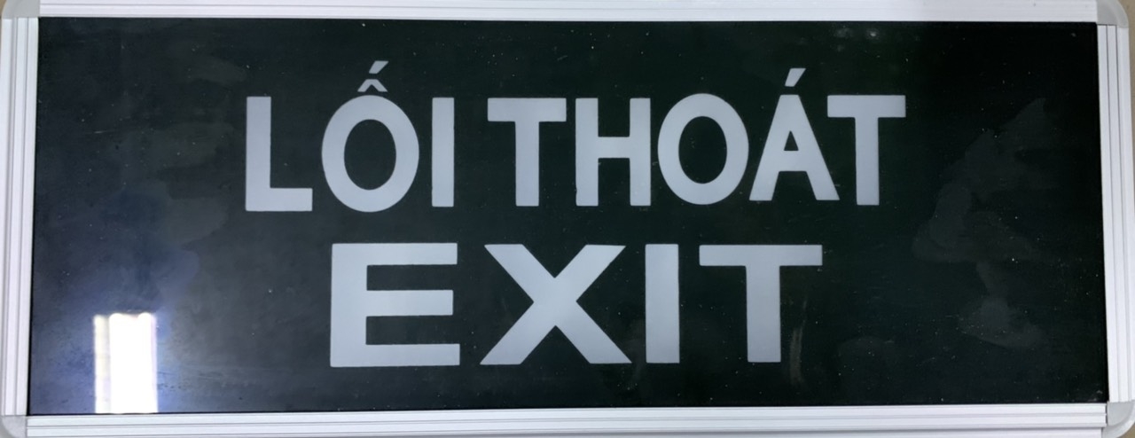 Đèn exit lối thoát chữ trắng 2 mặt