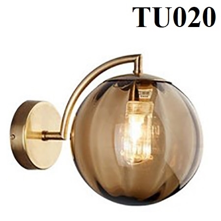 Đèn tường đơn TU020, thân cong mạ đồng, E27 x 01, chao thủy tinh hổ phách, KT (mm): W230*H150