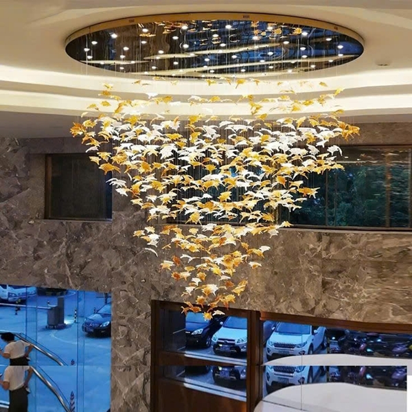Đèn chùm pha lê thả thông minh PL030 gồm 67 lá phong chia 3 màu, mâm tròn inox gương trắng, 12 mắt COB dimmer có điều khiển xa, KT(mm): D800 x H1600
