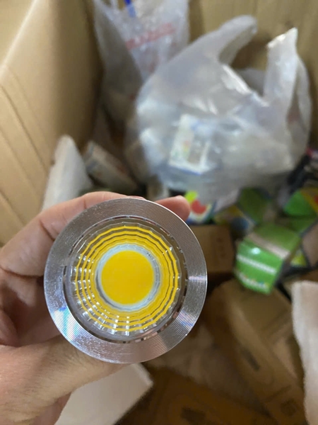Bóng đèn GU10 đui E27, công suất 6W, ánh sáng vàng