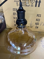 Đèn thả chao thủy tinh màu hổ phách của TH038, chụp sắt màu đen, E27 x 01, KT(mm): D250