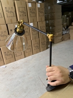 Bộ đèn tường TU044_2 thanh sắt đen gập , chao thủy tinh hổ phách , E27 x 1