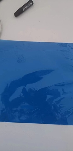 Giấy bóng kính xanh dương, định lượng: 30gr/m2, khổ 0.9*1.2 (m), 500 tờ/ tệp. ĐVT: tệp