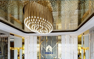 Bộ đèn trang trí 150 đèn ống D32mm x H360mm hợp kim nhôm, tích hợp led ánh sáng vàng, mâm elip vàng KT(mm) 1400x1900x750